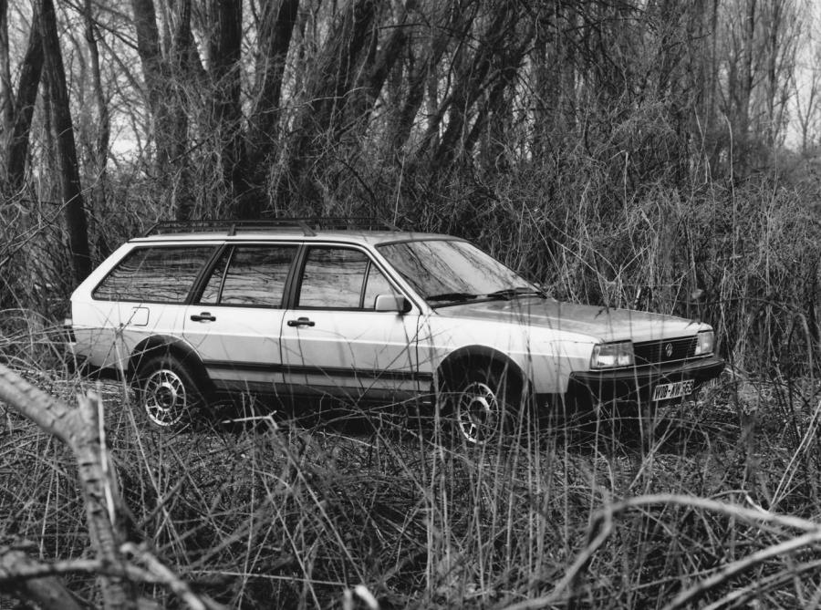  Volkswagen Passat Variant Syncro 1984 года  (фото 2 из 16)